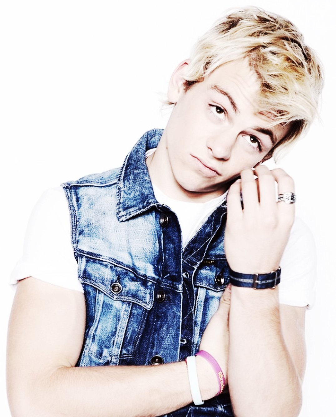 Ross lynch armpit